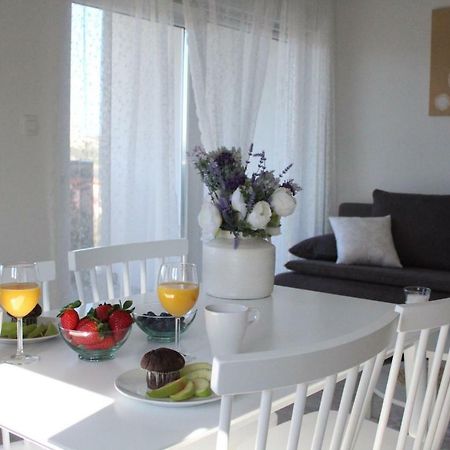 Maristo Apartments Stara Novalja Esterno foto