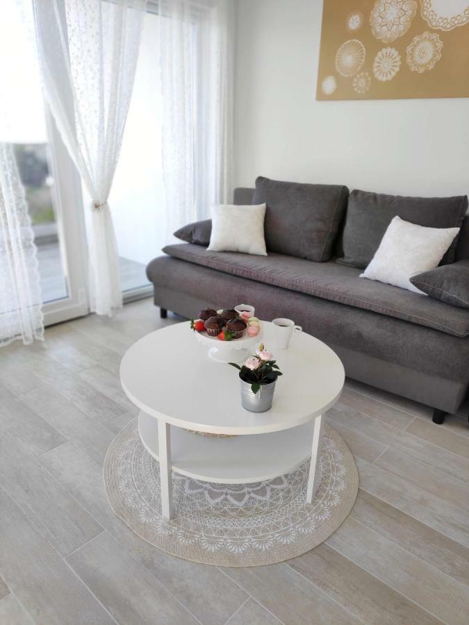 Maristo Apartments Stara Novalja Esterno foto