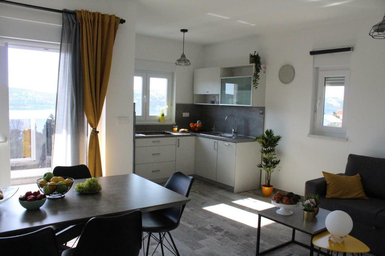 Maristo Apartments Stara Novalja Esterno foto